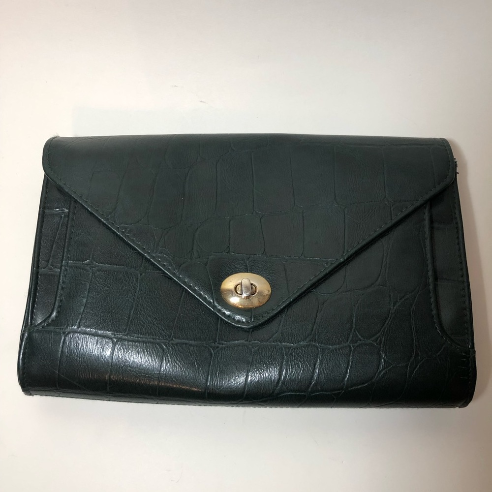 Harve Benard Green Faux Leather Alligator Print‎ Clutch